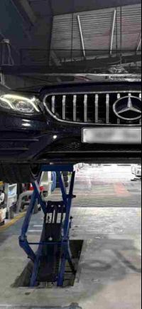 Cần bán gấp Mercedes Benz E class E300 AMG đời 2019, màu Đen