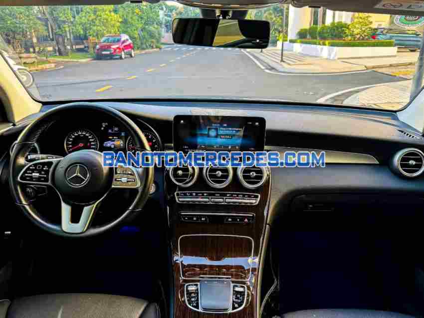 Cần bán gấp xe Mercedes Benz GLC 200 năm 2022, màu Đen, Số tự động