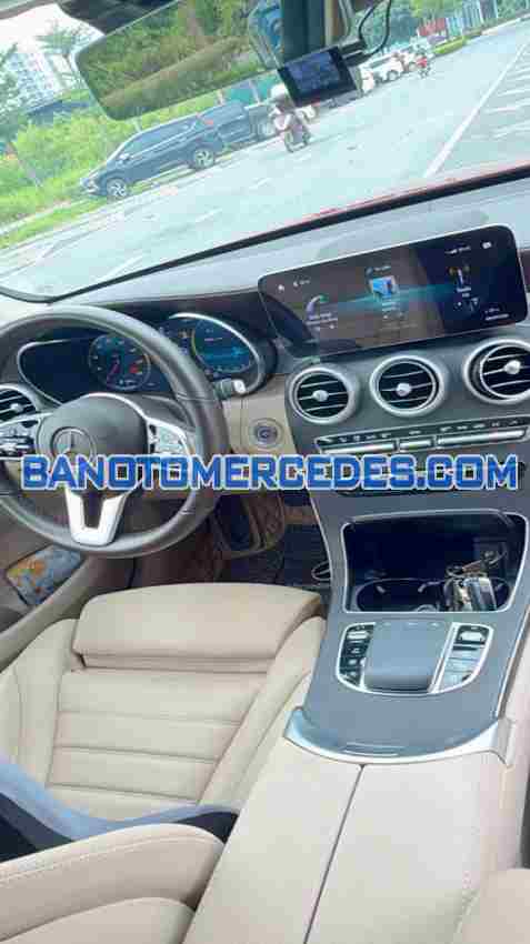Cần bán xe Mercedes Benz GLC 300 4Matic năm 2020 màu Đỏ cực đẹp
