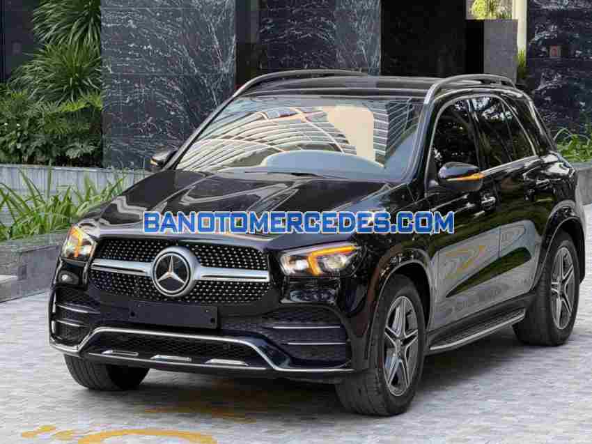 Cần bán gấp xe Mercedes Benz GLE Class GLE 450 4Matic năm 2021, màu Đen, Số tự động