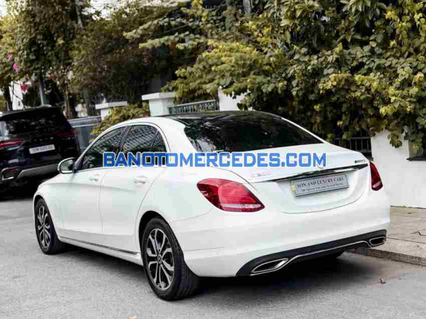 Cần bán xe Mercedes Benz C class C200 2017 Số tự động màu Trắng