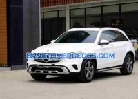 Cần bán gấp xe Mercedes Benz GLC 200 năm 2020, màu Trắng, Số tự động