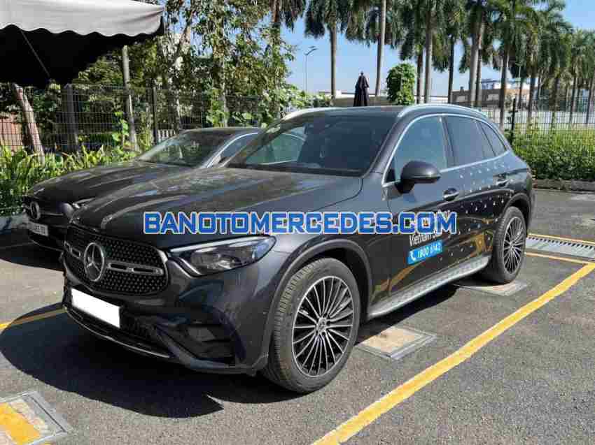Cần bán gấp xe Mercedes Benz GLC 300 4Matic năm 2024, màu Đen, Số tự động