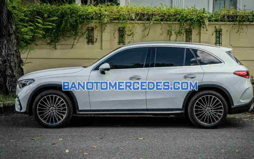 Cần bán gấp Mercedes Benz GLC 300 4Matic năm 2023 giá cực tốt
