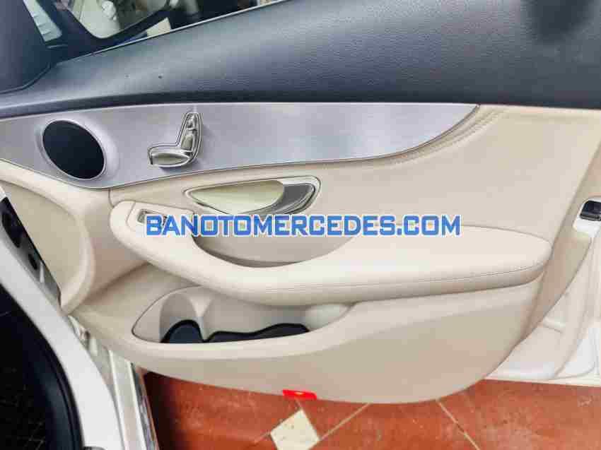 Mercedes Benz C class 2015 Sedan màu Trắng