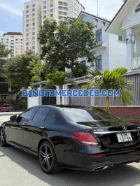 Cần bán gấp xe Mercedes Benz E class E300 AMG năm 2019, màu Đen, Số tự động